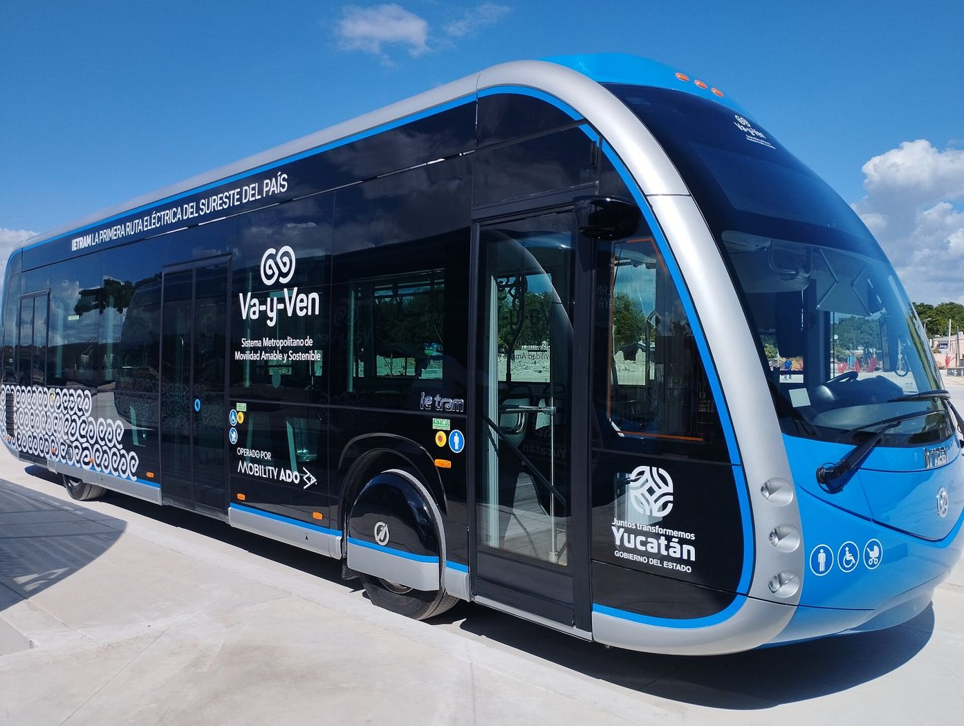 Ie-Tram electric unit of the Va y Ven system in Mérida